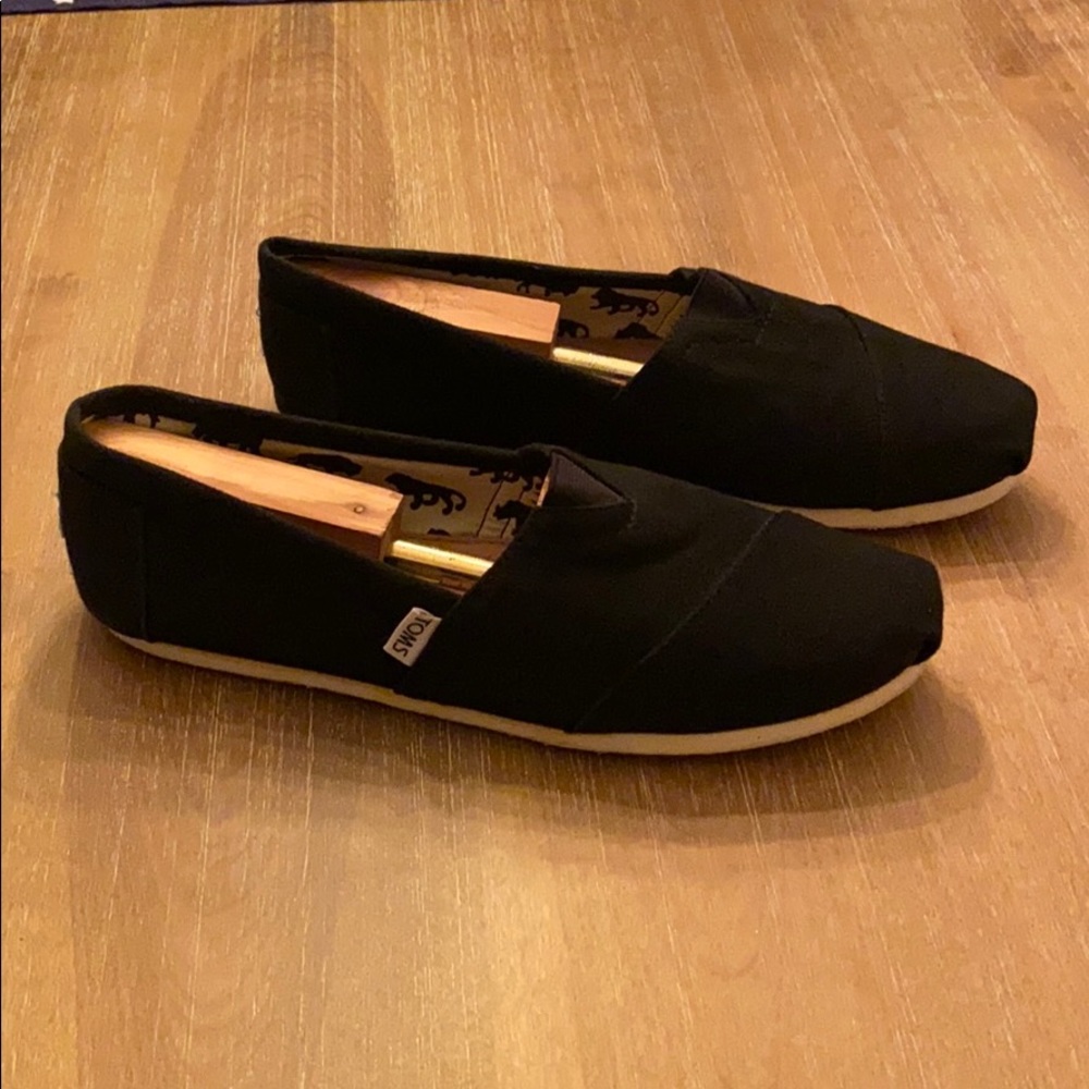 Toms slip on Black